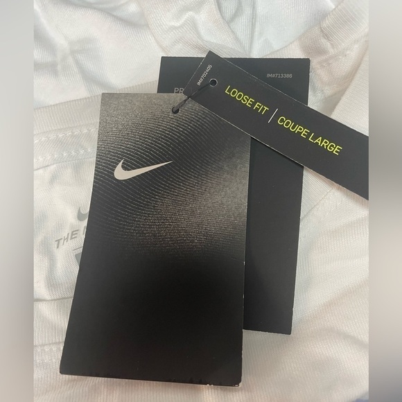 NWT Nike shirt - Picture 2 of 3